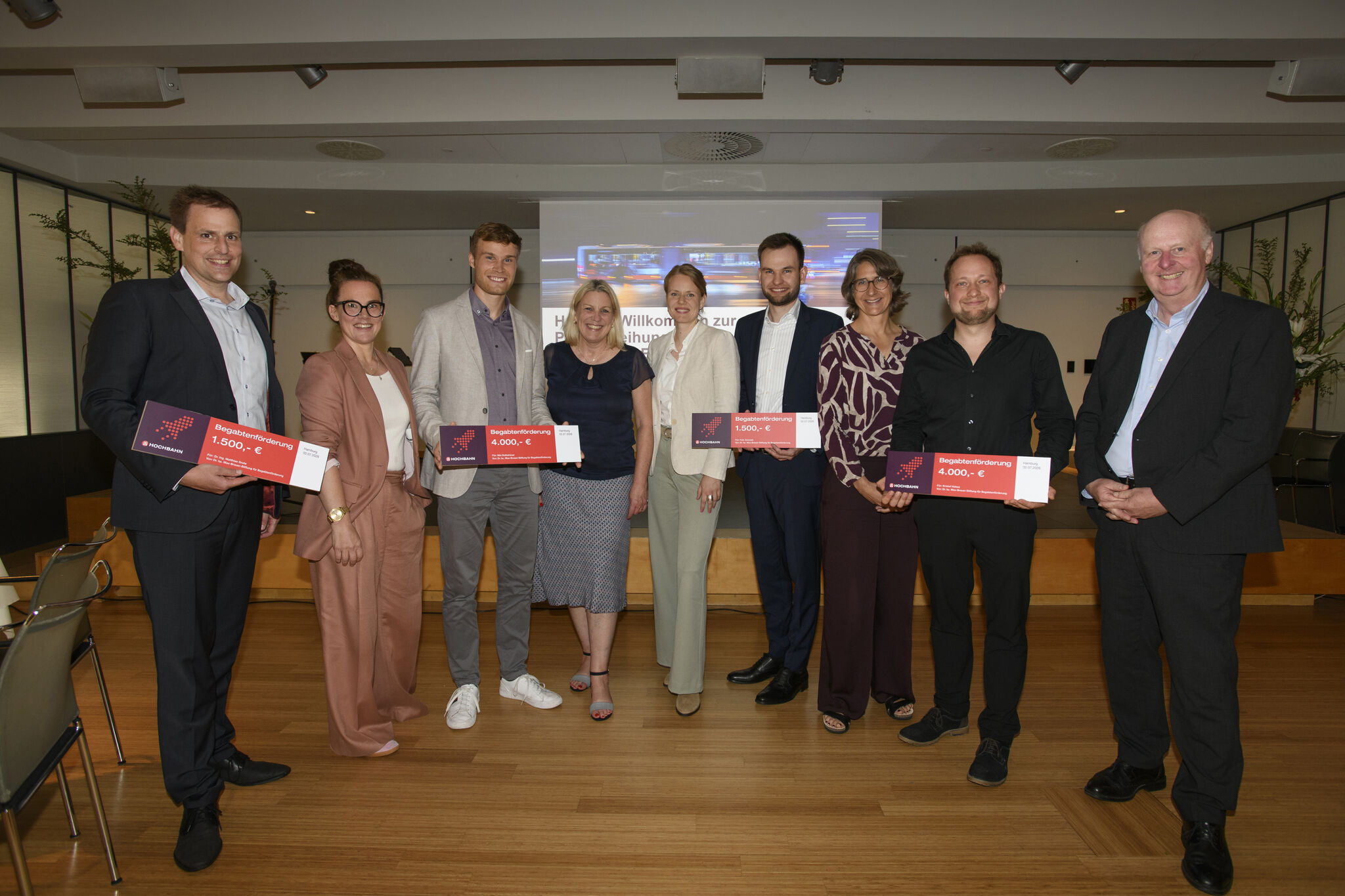 Preisträger und Jury-Mitglieder des Max-Brauer-Hochbahn Wettbewerbs